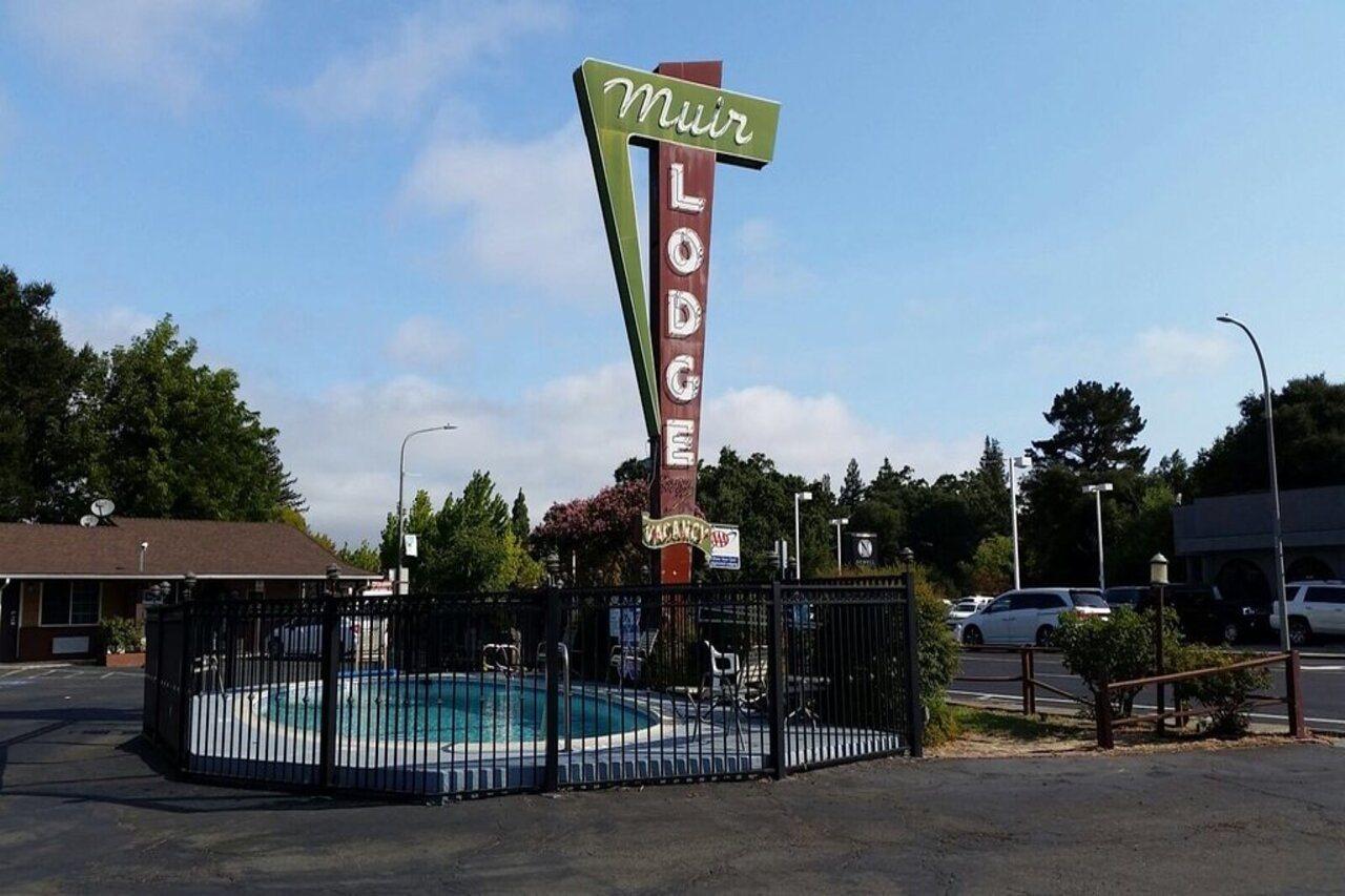 Muir Lodge Motel Martinez Exterior photo